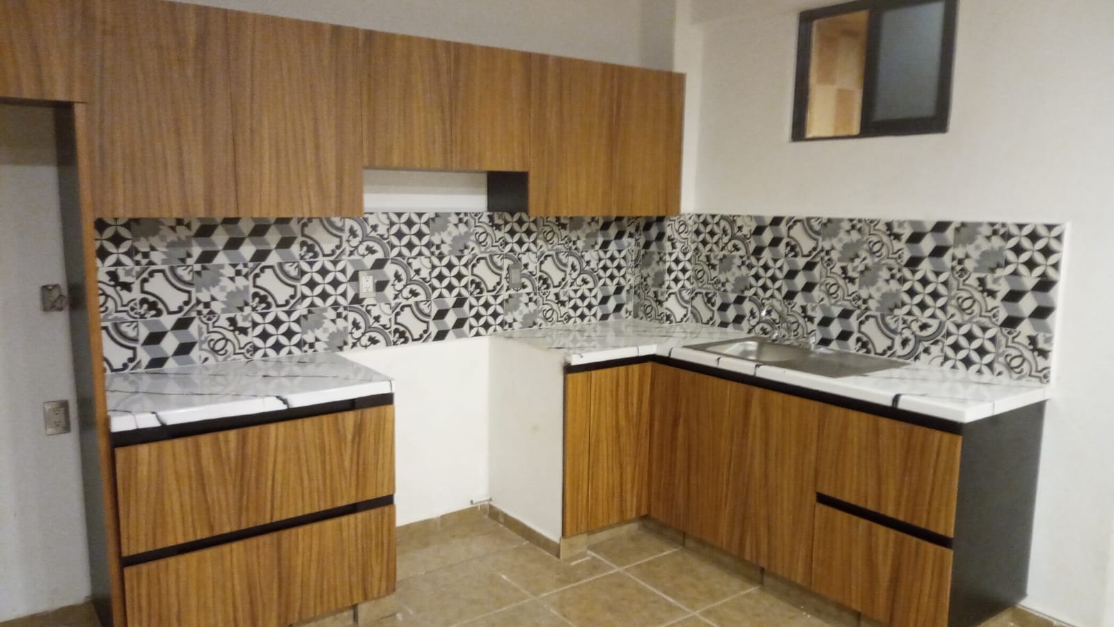 Cocina integral familiar de madera a medida en Playa del Carmen